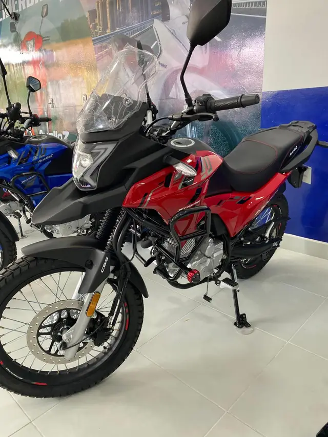 Moto Avelloz AZX 2025 160