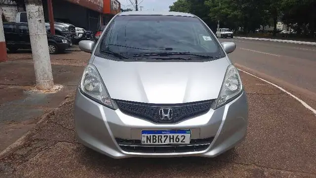 Carro Honda Fit 2013 DX 1.4 (Flex)