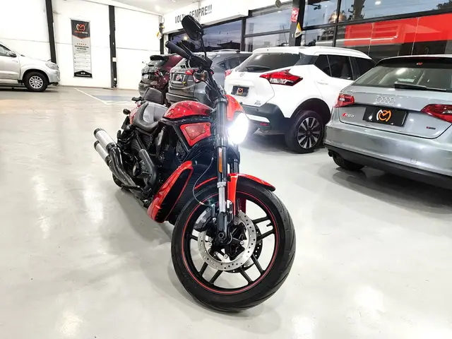 Moto Harley-Davidson V Rod Custom 2015 Night Rod Special