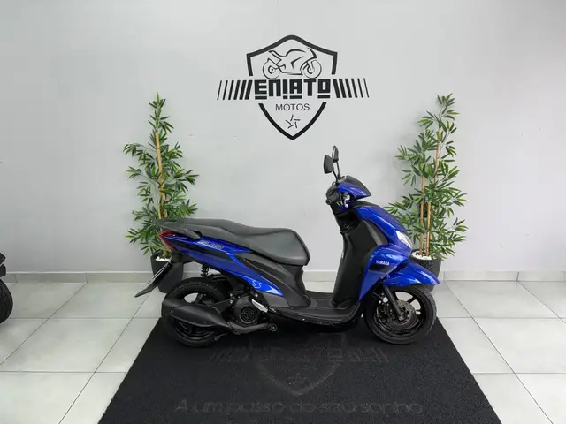 Moto Yamaha Fluo 2023 ABS