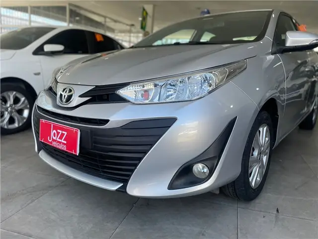 Carro Toyota Yaris Sedan 2021 1.5 XL Live (Flex)