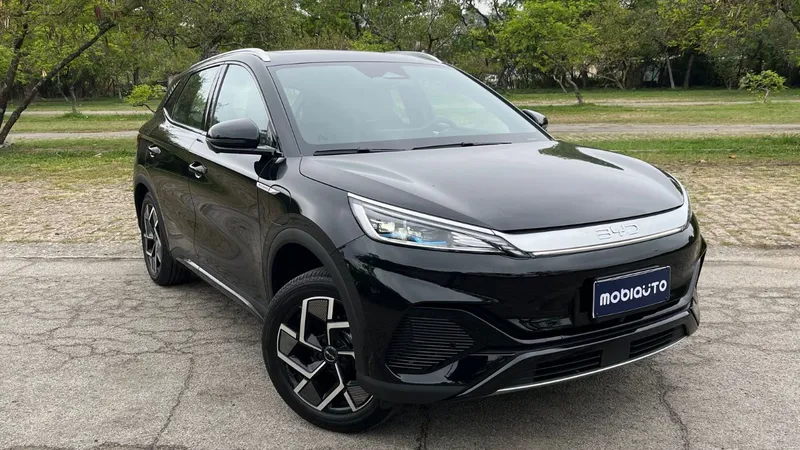 BYD explica por que deixará de usar a multimídia com tela giratória em seus carros