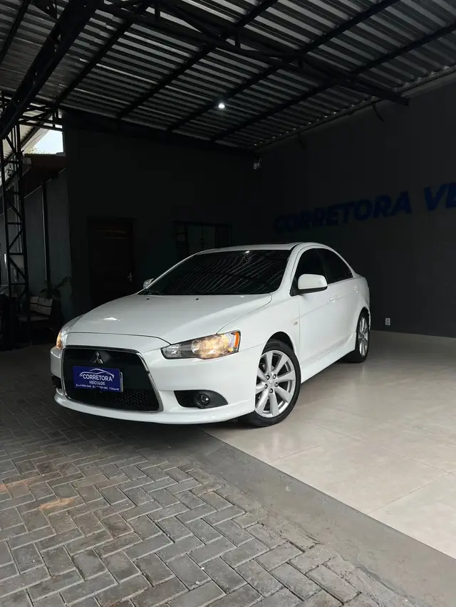 Carro Mitsubishi Lancer 2014 2.0 16V