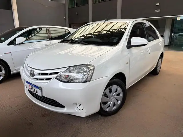 Carro Toyota Etios Sedan 2017 XS 1.5 (Aut) (Flex)