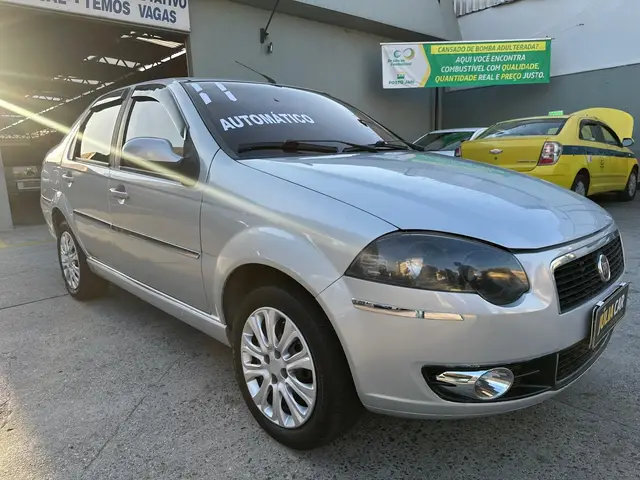 Carro Fiat Siena 2012 Essence 1.6 16V (Flex)