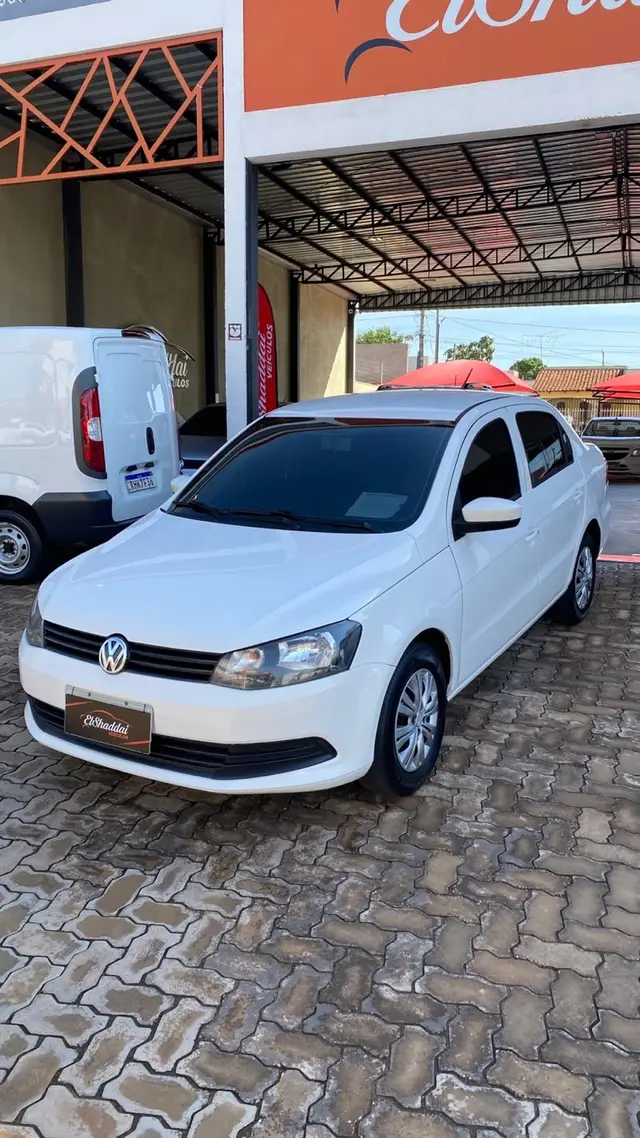 Carro Volkswagen Voyage 2015 1.6 VHT (Flex)