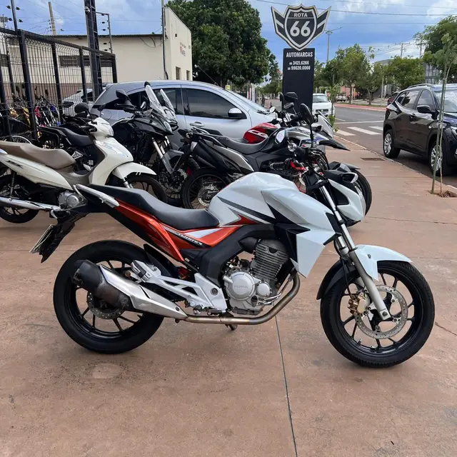 Moto Honda CB 250F Twister 2017 Standard