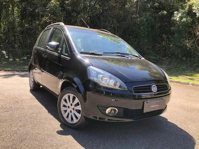 Carro Fiat Idea 2013 Attractive 1.4 8V (Flex)