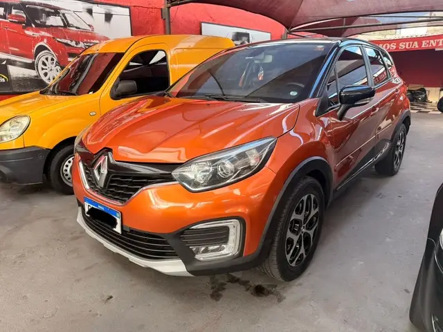 Carro Renault Captur 2018 Intense 1.6 16v SCe CVT (Flex)