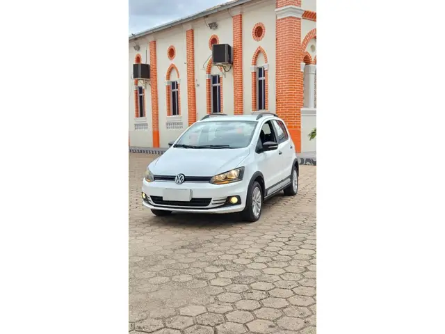 Carro Volkswagen Fox 2018 1.0 MPI Track (Flex)