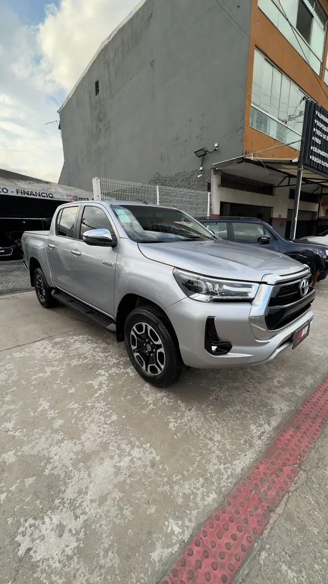 Carro Toyota Hilux Cabine Dupla 2025 SRV 4x4 2.8 Diesel