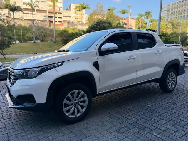 Carro Fiat Strada 2024 Freedom 1.3 Flex 8V CD