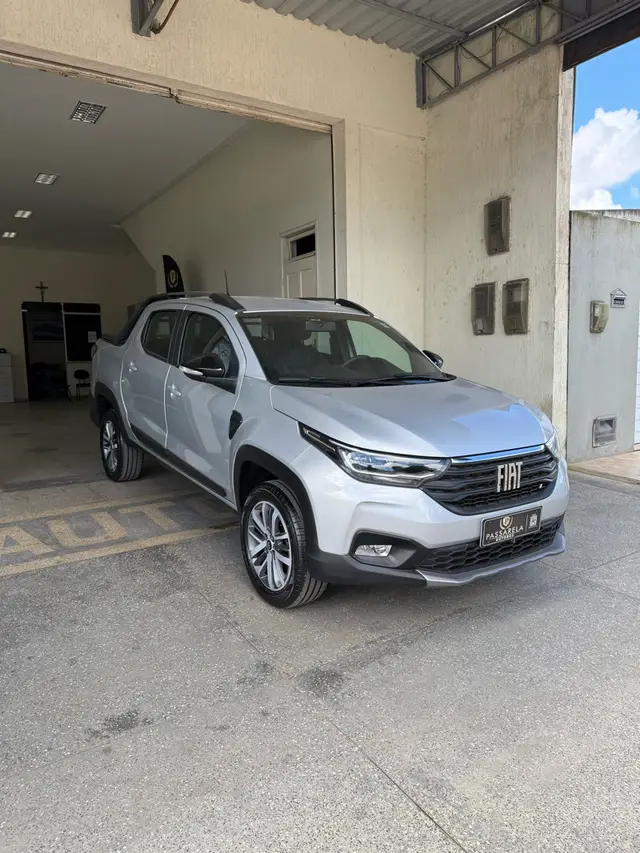 Carro Fiat Strada 2025 Volcano 1.3 Flex 8V CD Aut.