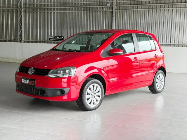 Carro Volkswagen Fox 2014 1.0 TEC (Flex) 4p