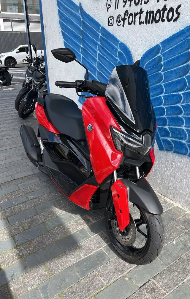 Moto Yamaha NMax 2025 Connected 160 ABS