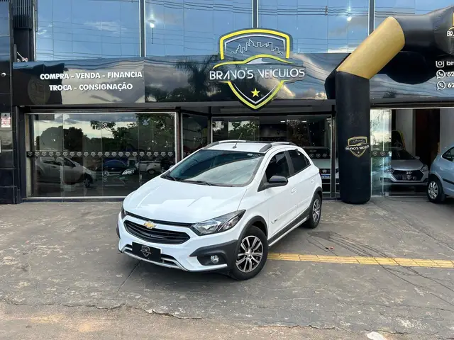 Carro Chevrolet Onix 2018 1.4 Activ SPE/4 (Aut)