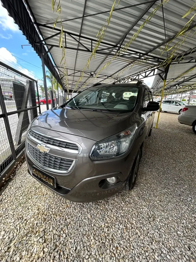 Carro Chevrolet Spin 2014 Advantage 5S 1.8 (Flex) (Aut)