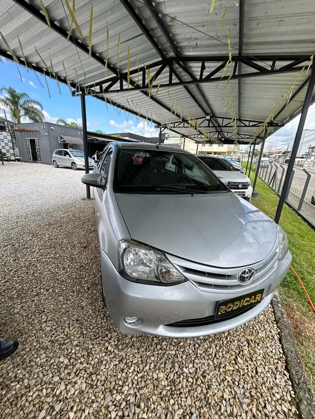 Carro Toyota Etios 2015 X 1.3 (Flex)