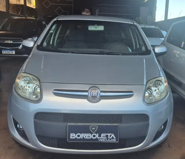 Carro Fiat Palio 2013 Attractive 1.4 8V (Flex)