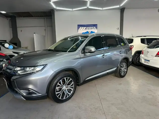 Carro Mitsubishi Outlander 2017 2.0 16V CVT