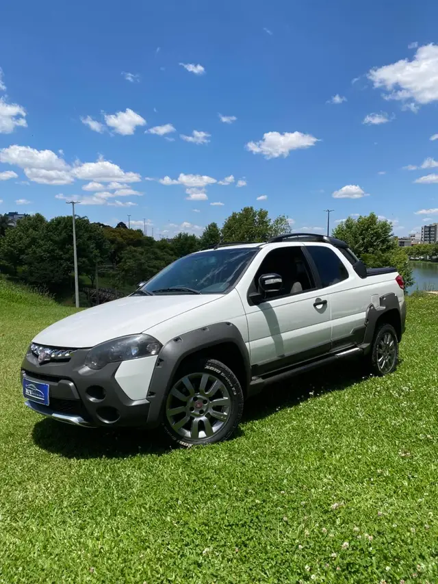 Carro Fiat Strada 2015 Adv.1.8 16V Dualogic Flex CD