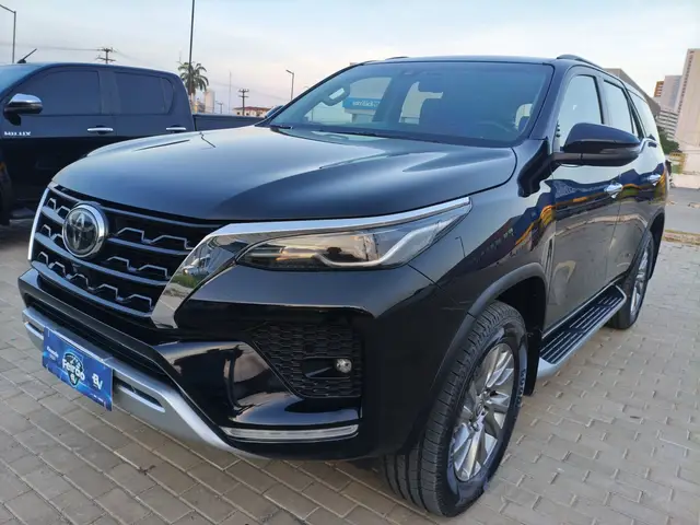 Carro Toyota SW4 2024 SRX 2.8 Turbodiesel 4x4 (Aut.) (7 Lugares)