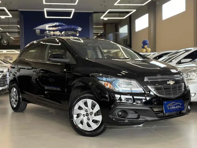 Carro Chevrolet Onix 2015 1.4 LT SPE/4
