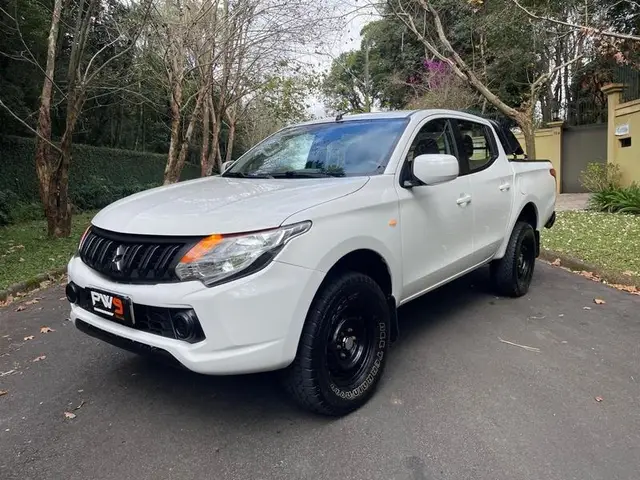 Carro Mitsubishi L200 Triton 2021 MotorSports HPE 2.4 Dies.