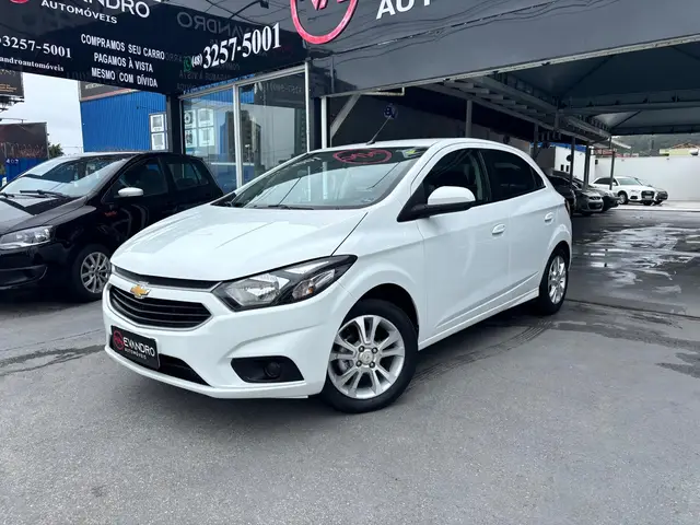 Carro Chevrolet Onix 2017 HATCH EFFECT 1.4 8V F.Power (Mec.)