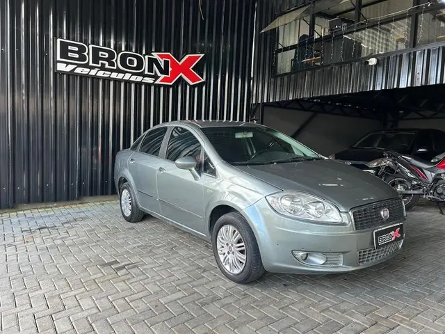 Carro Fiat Linea 2013 Essence 1.8 16V (Flex)