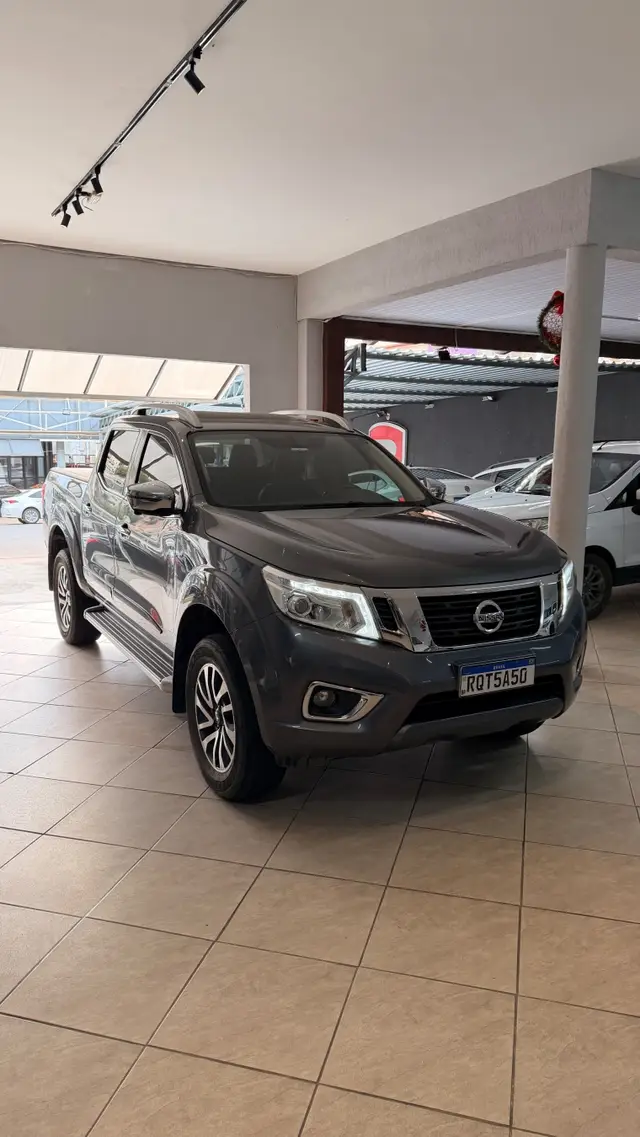 Carro Nissan Frontier 2021 2.3 TD CD LE 4x4 (Aut)