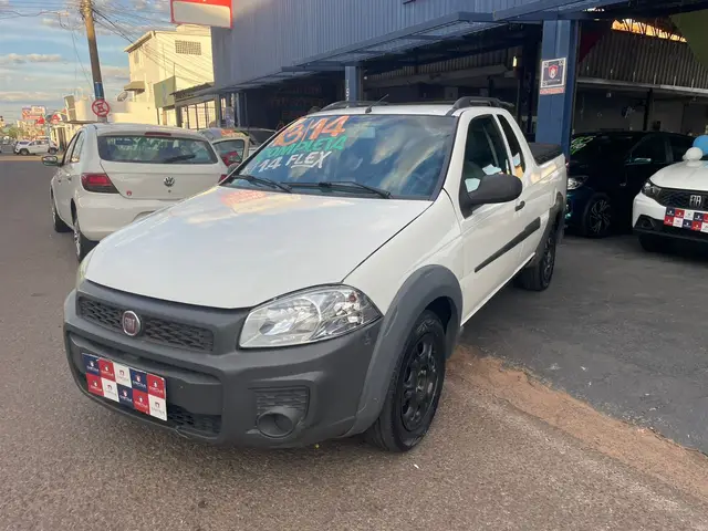 Carro Fiat Strada 2014 Working 1.4 (Flex) (Cabine Estendida)