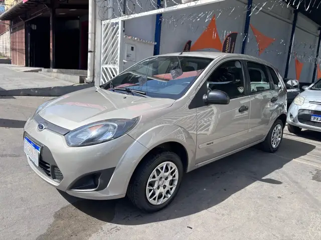 Carro Ford Fiesta Hatch 2011 1.0 (Flex)