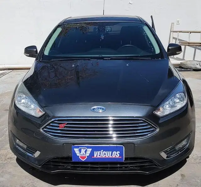 Carro Ford Focus Hatch 2016 Titanium Plus 2.0 PowerShift