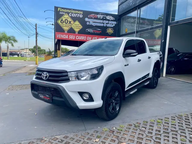 Carro Toyota Hilux Cabine Dupla 2018 Hilux 2.8 TDI STD CD 4x4