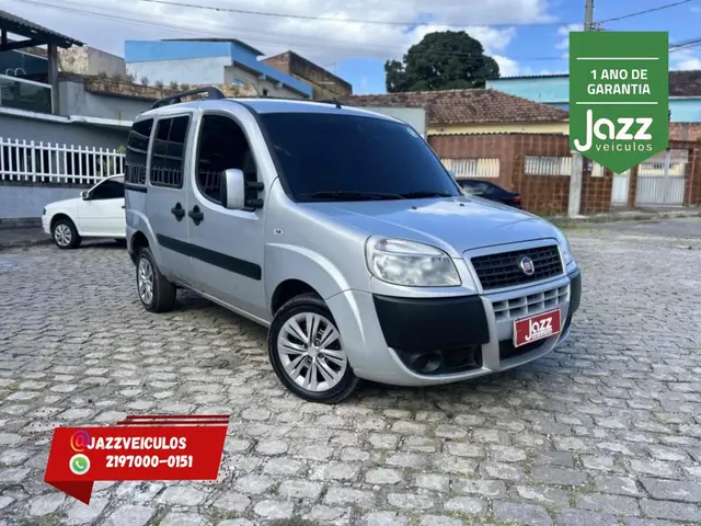 Carro Fiat Doblò 2017 Essence 1.8 7L (Flex)