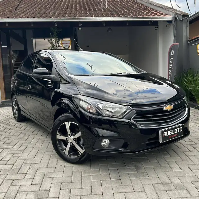 Carro Chevrolet Onix 2018 LT 1.4 8V FlexPower 5p Mec.