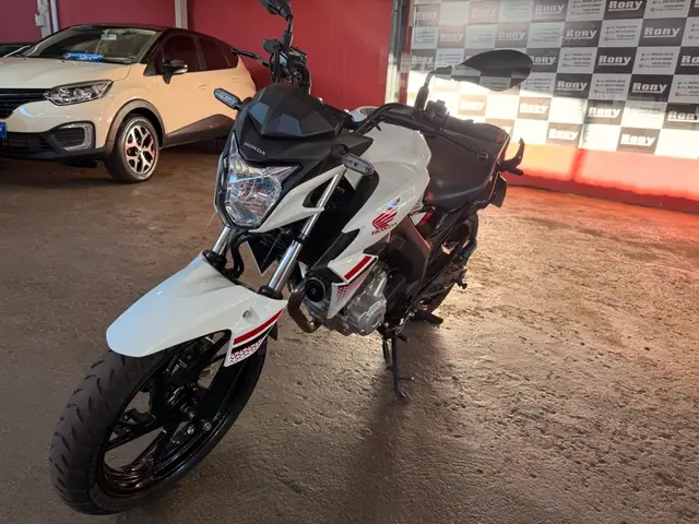 Moto Honda CB 250F Twister 2022 (CBS)