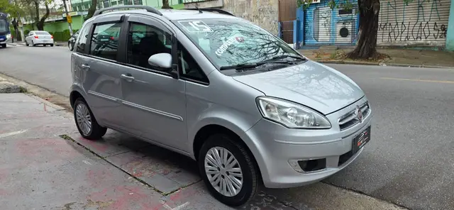 Carro Fiat Idea 2015 Attractive 1.4 8V (Flex)