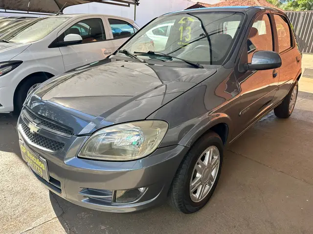 Carro Chevrolet Celta 2013 LT 1.0 (Flex)