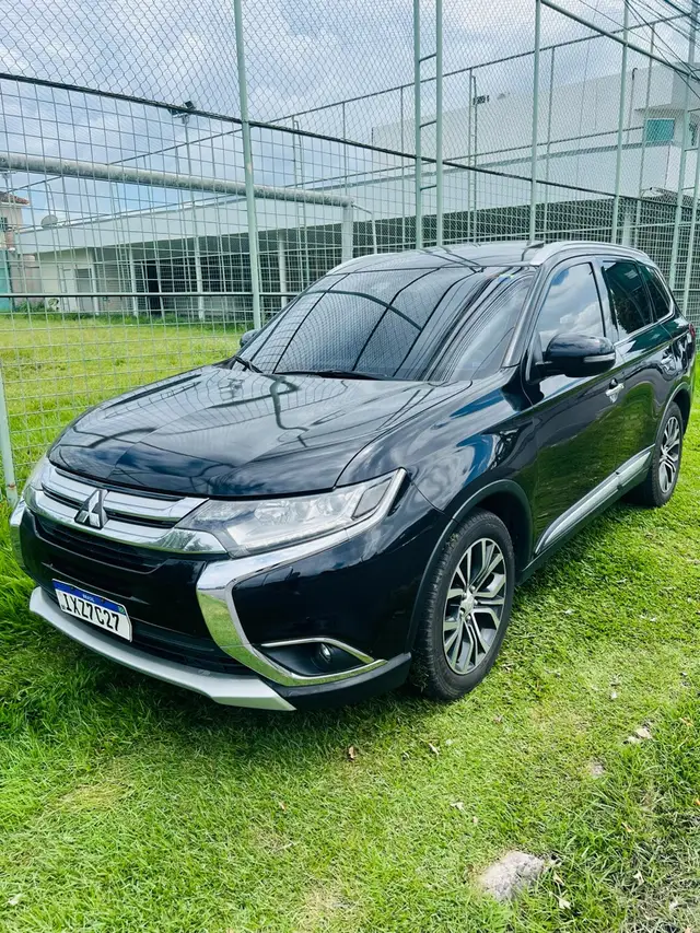 Carro Mitsubishi Outlander 2017 2.2 DI-D Mid 4WD