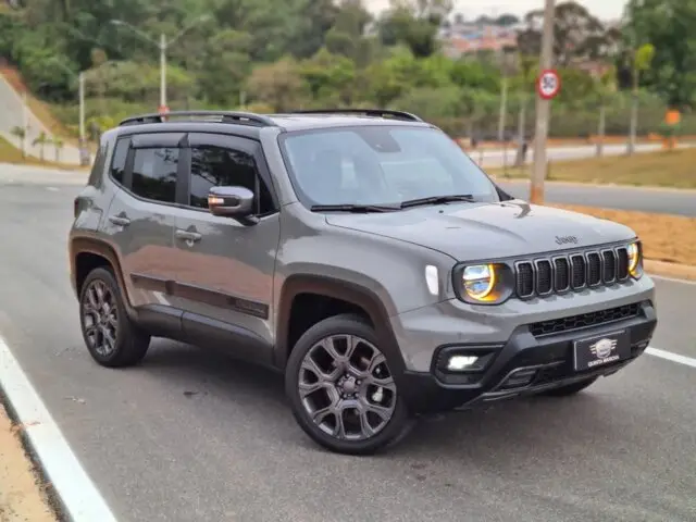 Carro Jeep Renegade 2023 Série S T270 1.3 Turbo 4x4 (com Teto Solar)