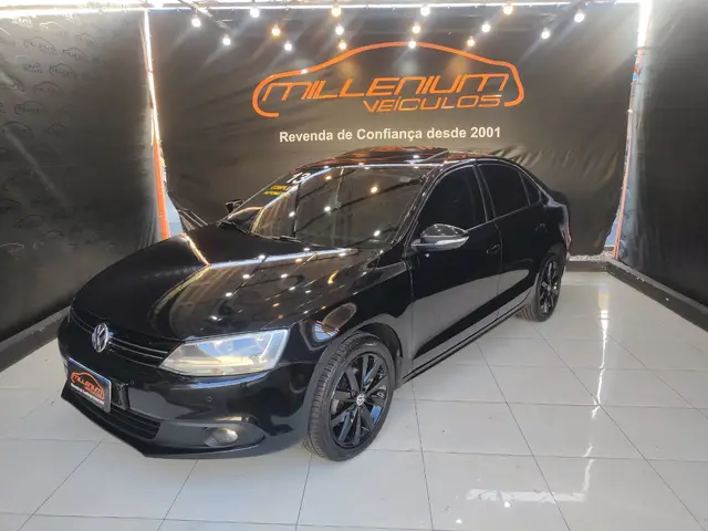 Carro Volkswagen Jetta 2013 2.0 Comfortline (Flex)