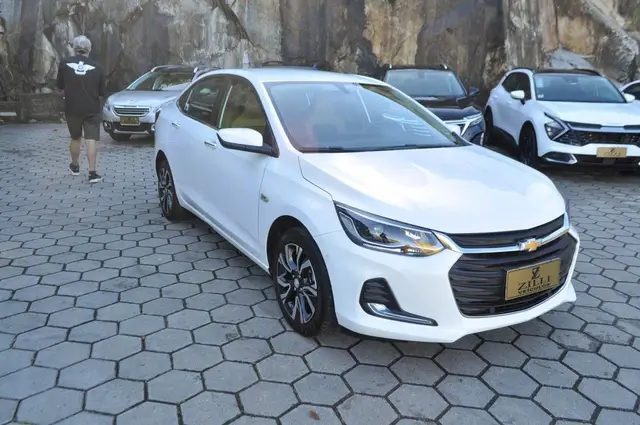 Carro Chevrolet Onix Plus 2024 Premier 1.0 Turbo (Aut.)