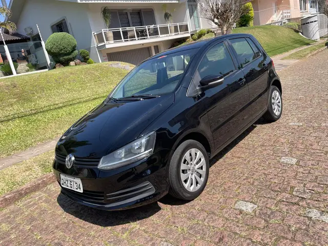 Carro Volkswagen Fox 2017 1.0 MPI Trendline (Flex)