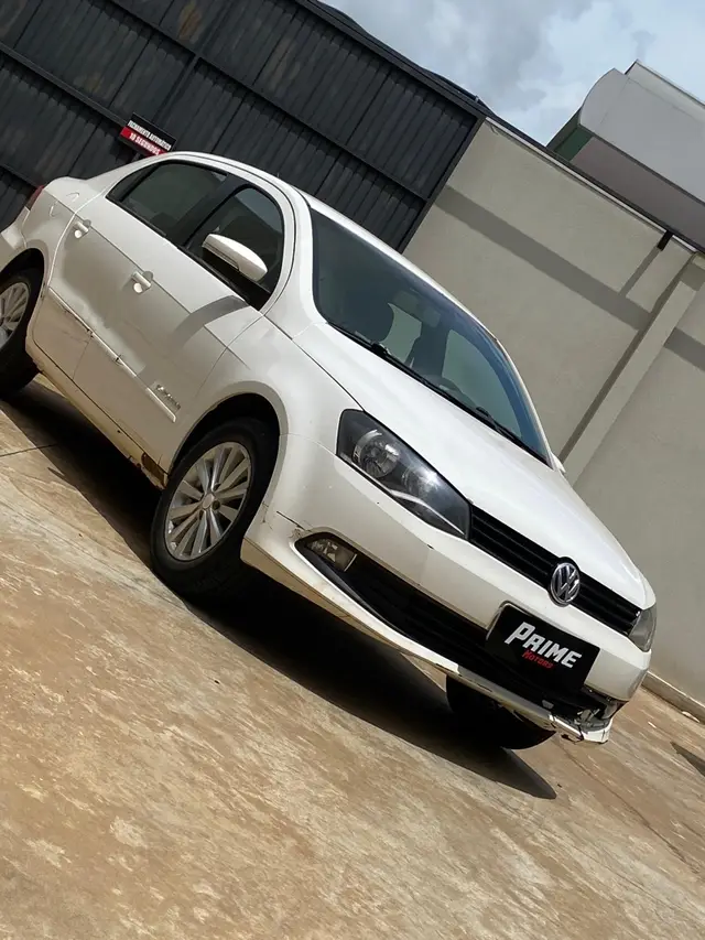 Carro Volkswagen Voyage 2015 1.0 TEC Comfortline (Flex)
