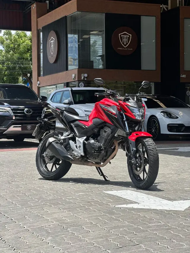 Moto Honda CB 300F Twister 2024 Standard