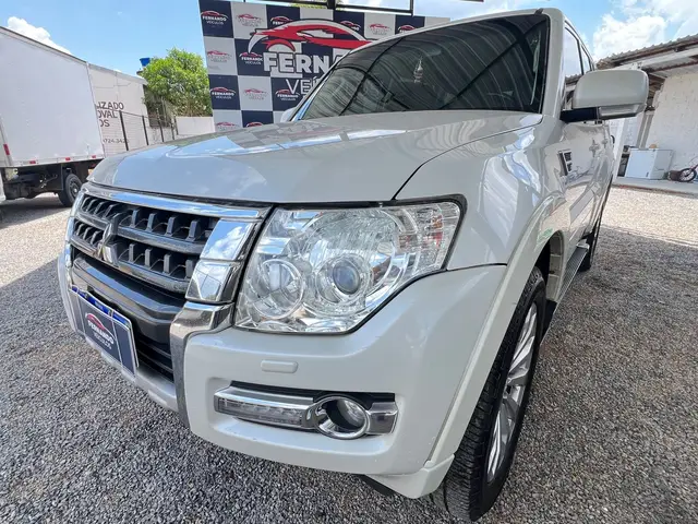 Carro Mitsubishi Pajero 2018 3.2 DI-D HPE 4WD (Aut)