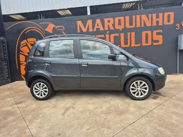 Carro Fiat Idea 2010 ELX 1.4 (Flex)