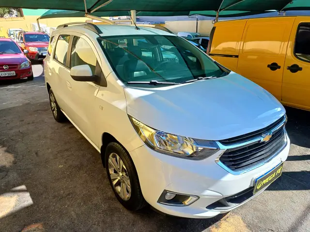 Carro Chevrolet Spin 2023 Premier 1.8 (Aut.)